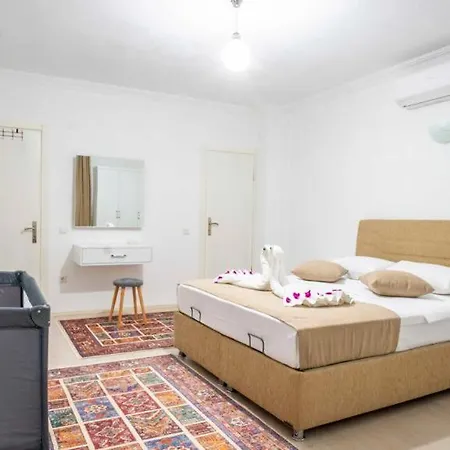Tanyeri Villa Willa *